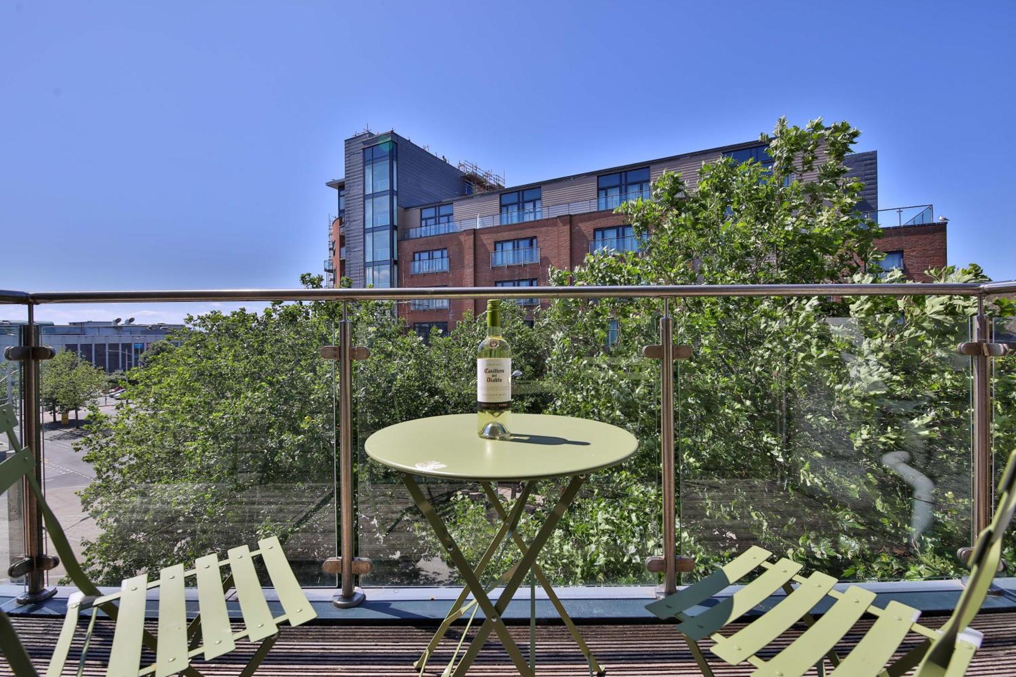 Princess Lofts City Centre Studios With Nespresso Coffee Machines & New Fast Wifi By Stayright Swansea Dış mekan fotoğraf